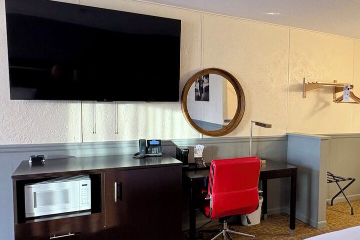Americas Best Value Inn Wall