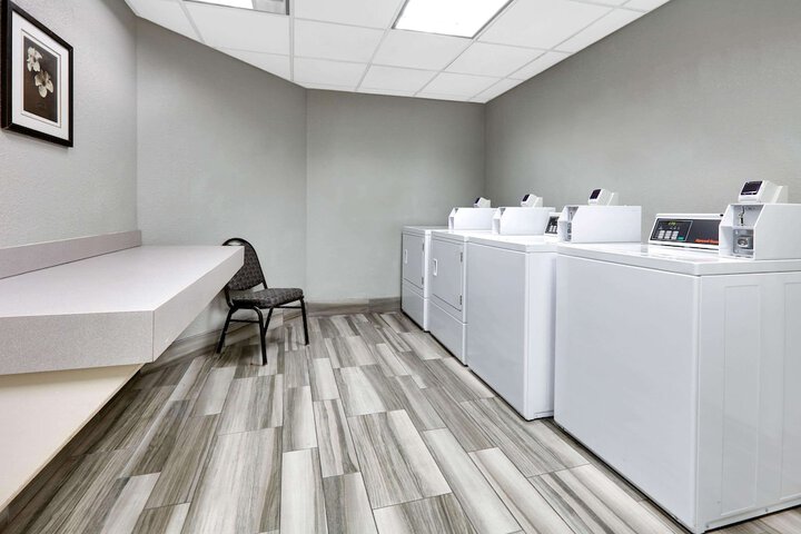 Room 14 of 28