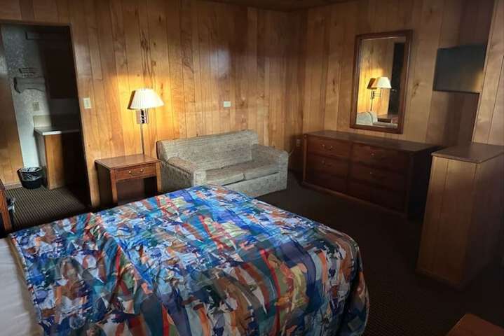 Room 9 of 35