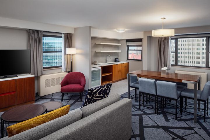 DoubleTree by Hilton Hotel & Suites Pittsburgh Downtown