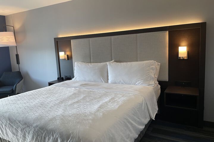 Room 25 of 39