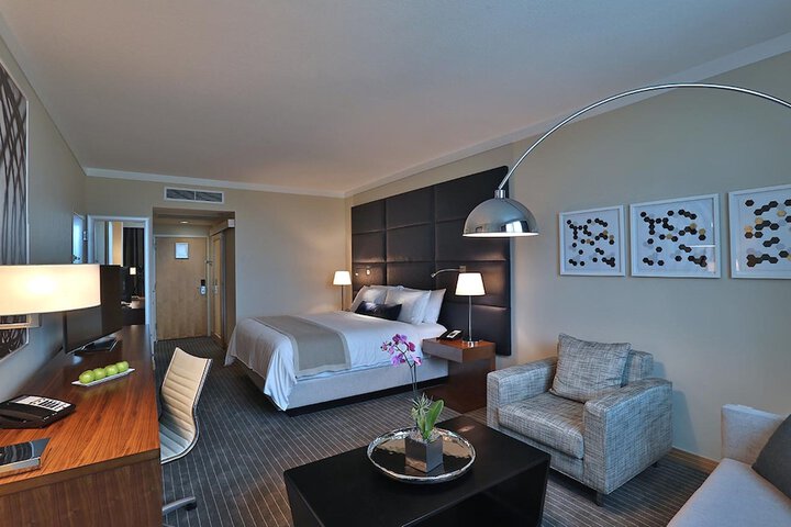 Room 25 of 105
