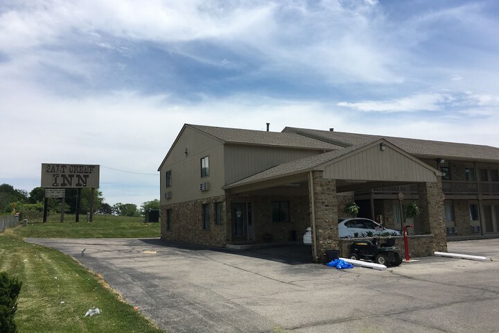 Salt Creek Inn