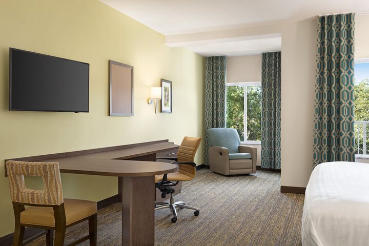 Room 18 of 37