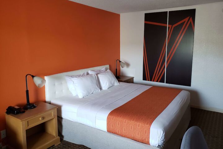 Room 10 of 29