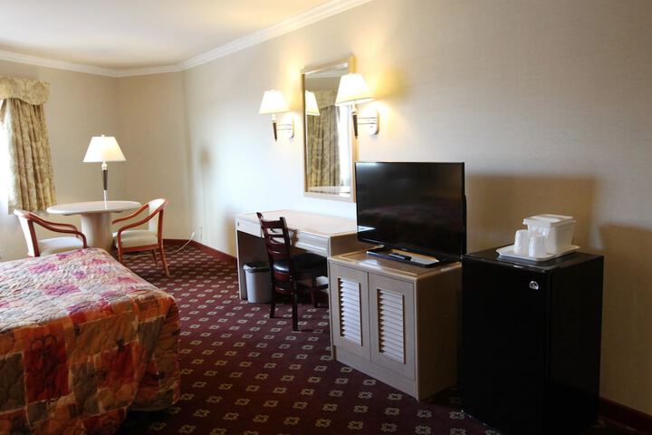 Room 26 of 37