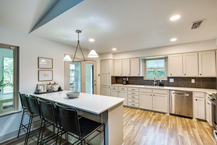 Pickleball / sport Court: Spacious Kemp Home!