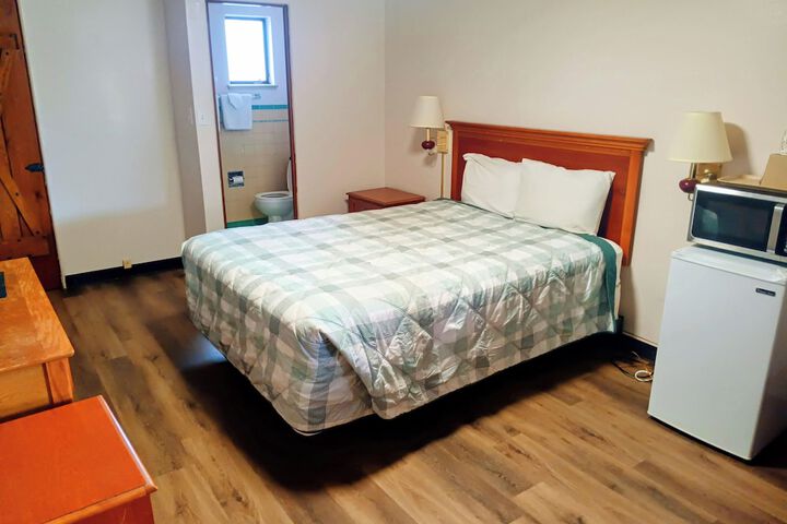 Room 15 of 25