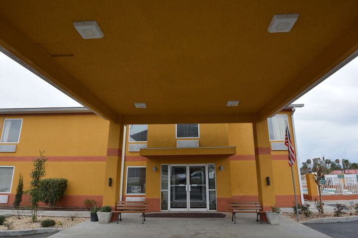 Hotel 4 of 50