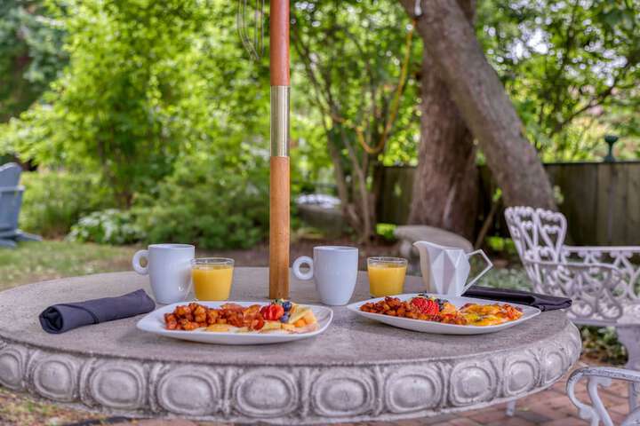 Breakfast/Coffee Service 93 of 103