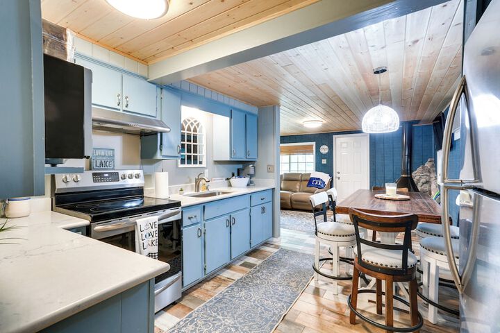 Kingston Cabin Rental: Walk to Lake Texoma Beaches
