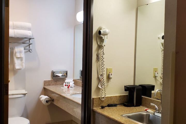 Baymont by Wyndham Seattle / Kirkland WA