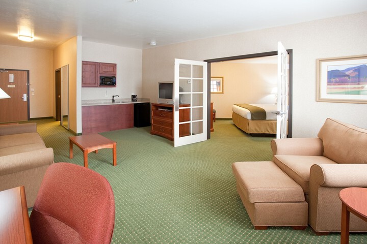Room 27 of 80