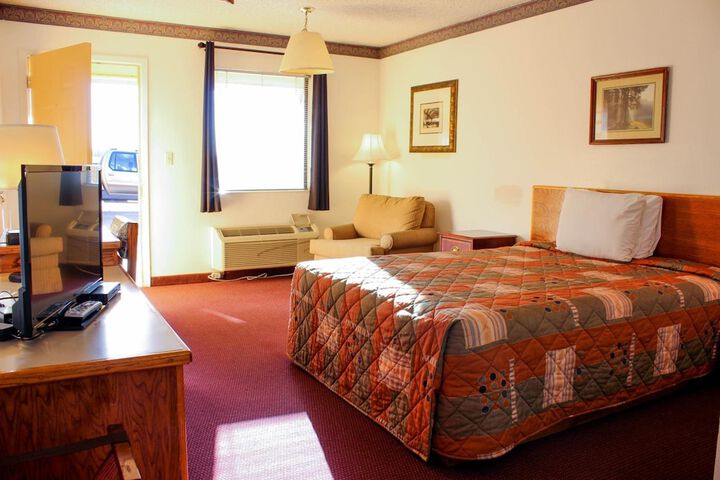 Room 10 of 30