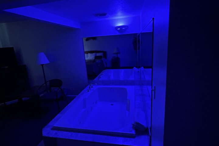 Room 28 of 37