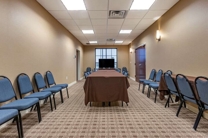 Comfort Suites Airport - University