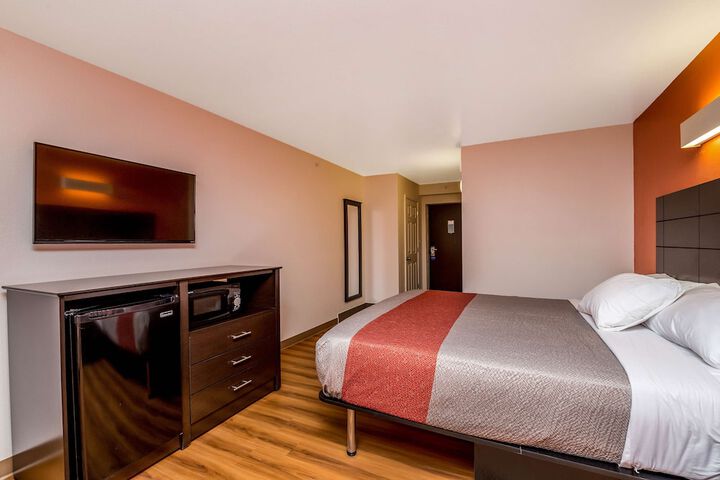 Room 34 of 40