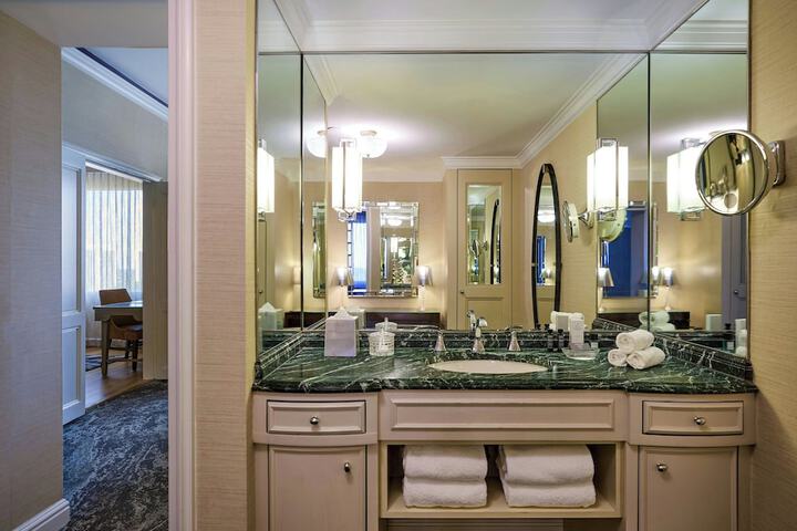 The Henry Hotel Autograph Collection