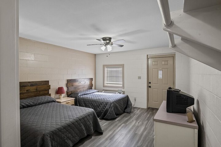 Room 22 of 37