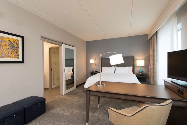 Hampton Inn & Suites Grand Rapids Downtown