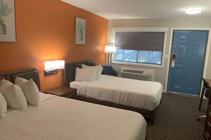 Room 11 of 13
