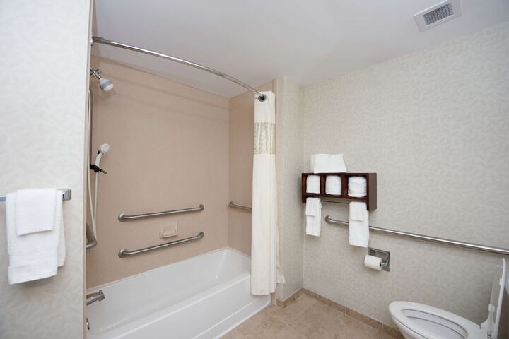 Room 15 of 28