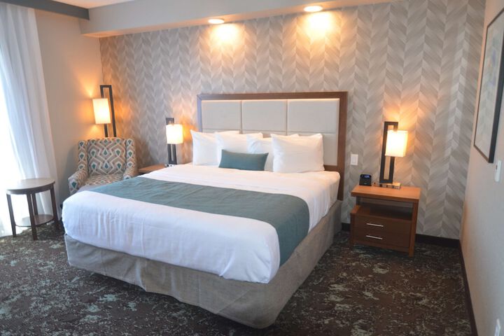 Best Western Premier Des Moines-Ankeny Hotel