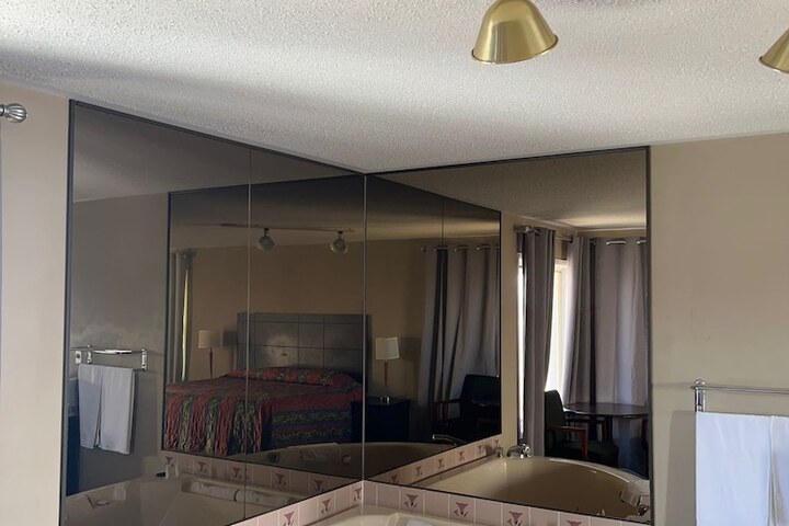 Room 17 of 42