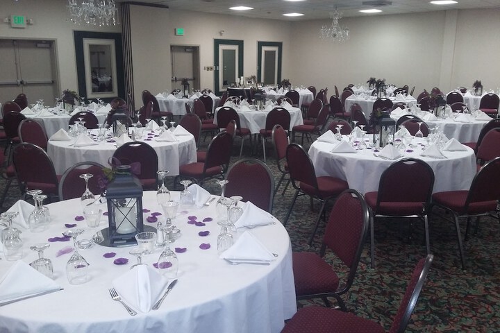 Ballroom/Hall 63 of 72