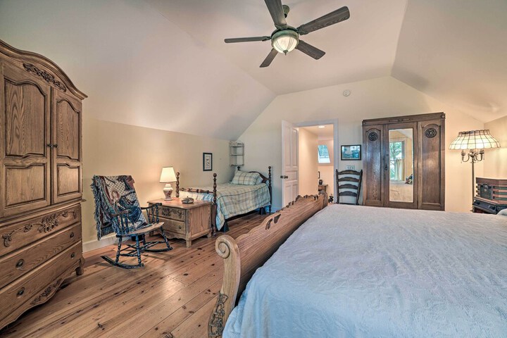 Waterfront Cheboygan Home w / Fire Pit