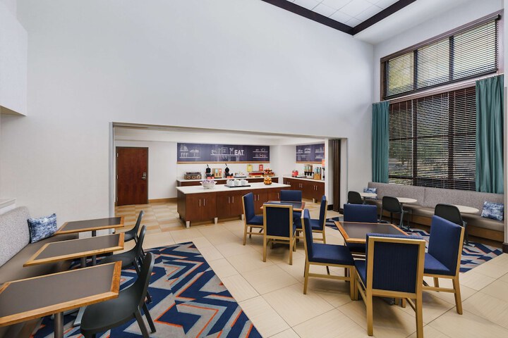 Hampton Inn & Suites West Sacramento