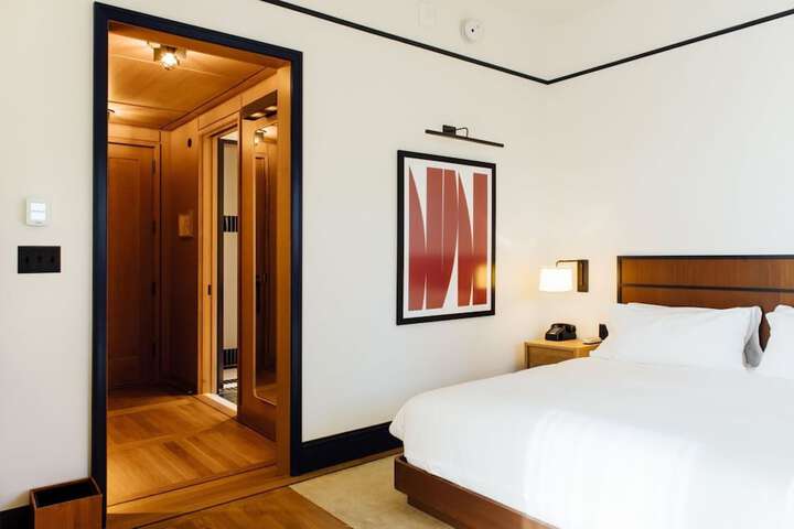 Room 40 of 49