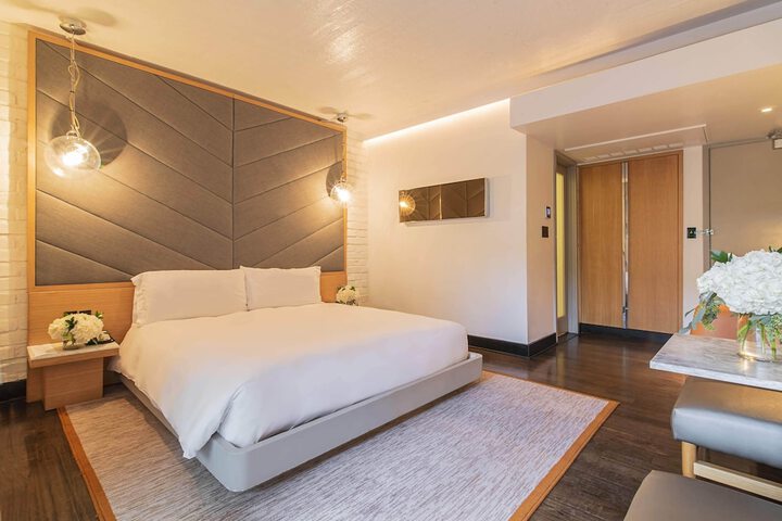 Room 42 of 82