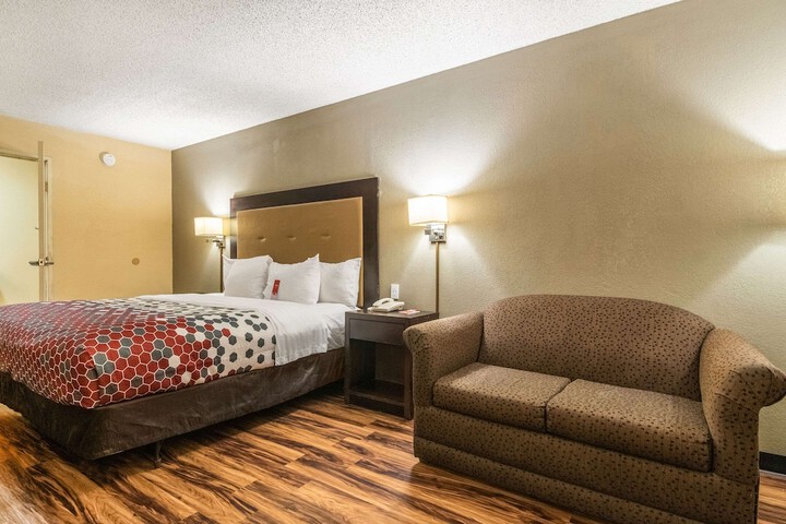 Econo Lodge Hillsboro I-35