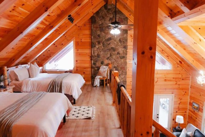 Sleeps 16! Luxury Cabin With Game Room & Hot Tub
