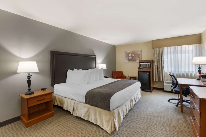 Room 15 of 40