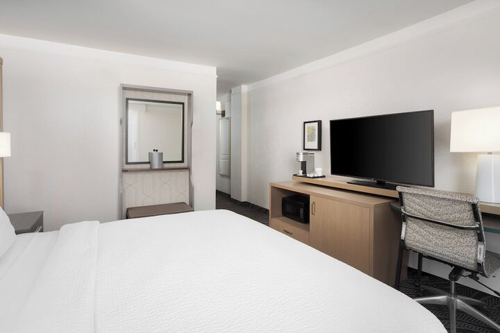 Room 69 of 100