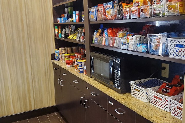 Hampton Inn & Suites Jamestown ND