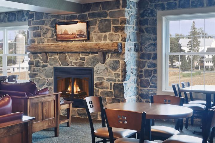 AmishView Inn and Suites