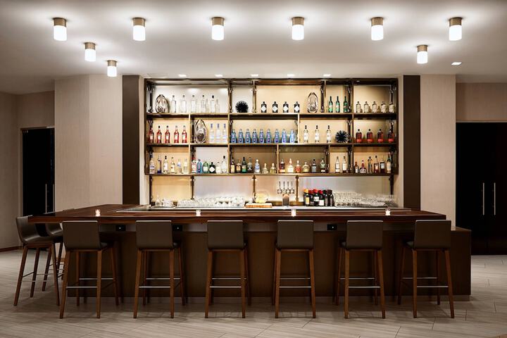 Lounge 62 of 76