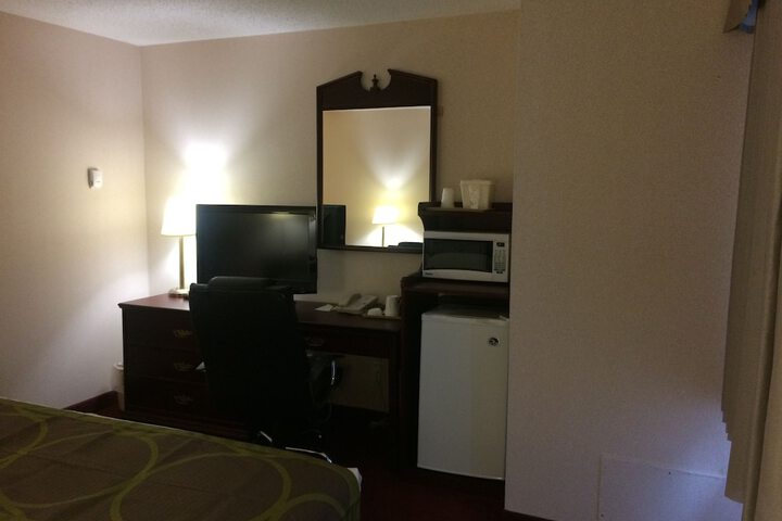 Room 69 of 96