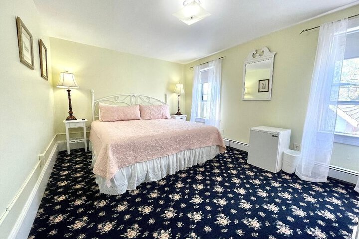 Room 11 of 27