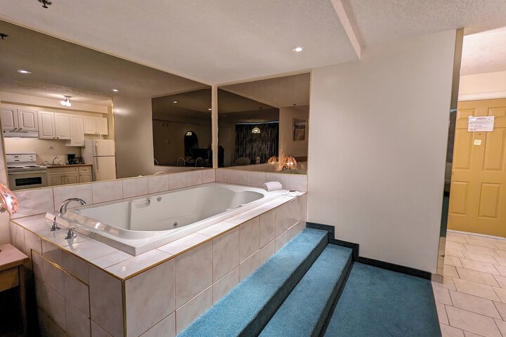 Hot Tub 81 of 82