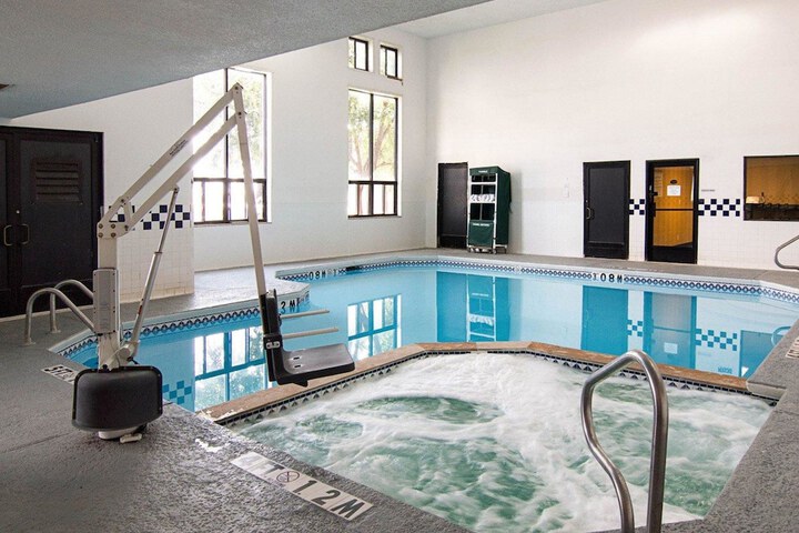 Pool 4 of 41