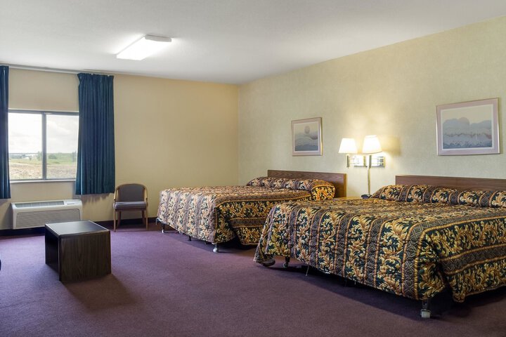 Room 33 of 42
