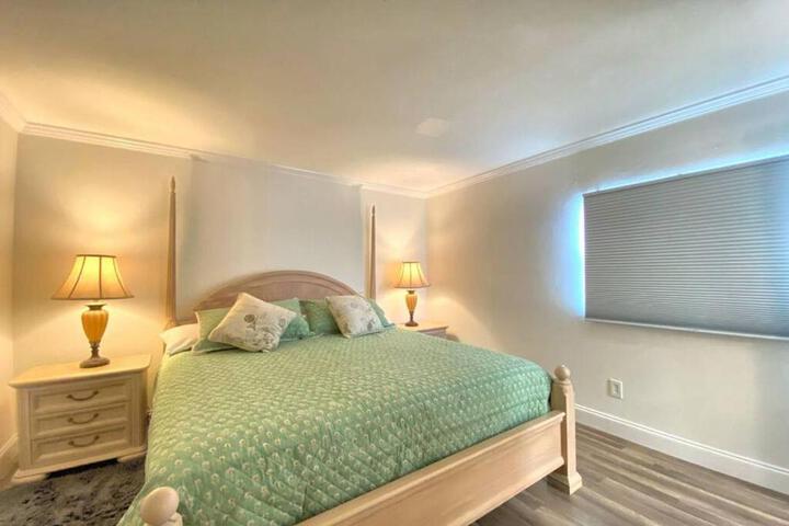 Cheerfull 4 / bed/ 3 Bath / pool / best Location