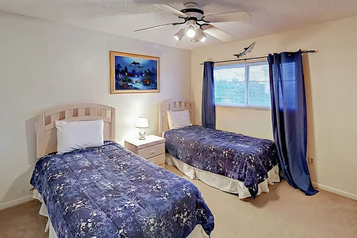 700 Gulf Blvd Townhouse #17 - 2 Br townhouse by RedAwning