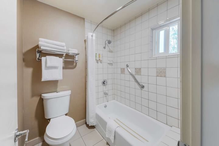 Room 14 of 36