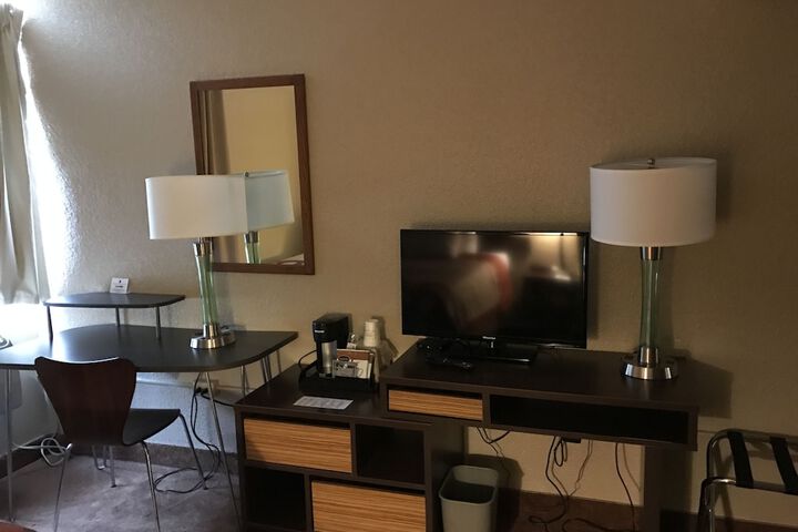 Room 18 of 29