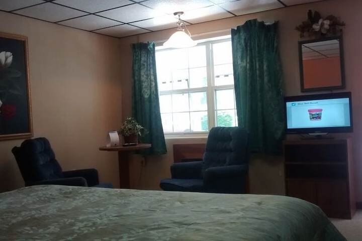 Room 37 of 47